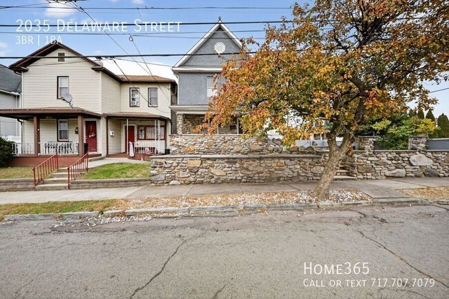 Building Photo - 2035 Delaware St