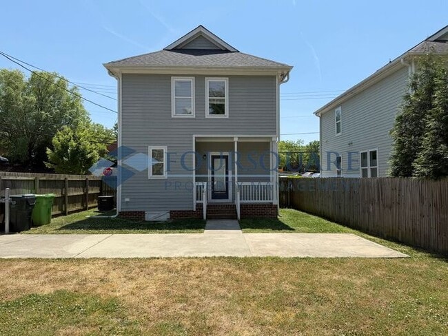 Foto del edificio - Modern 3-Bed / 2.5-Bath Home with Granite Kitchen, Fenced Yard & Private Balcony – Walkable to Do...