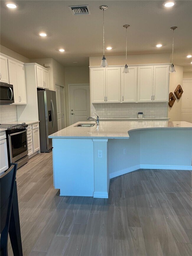 Foto del edificio - 8297 Catria Ln