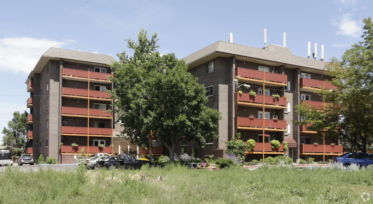 Building Photo - Lake Park