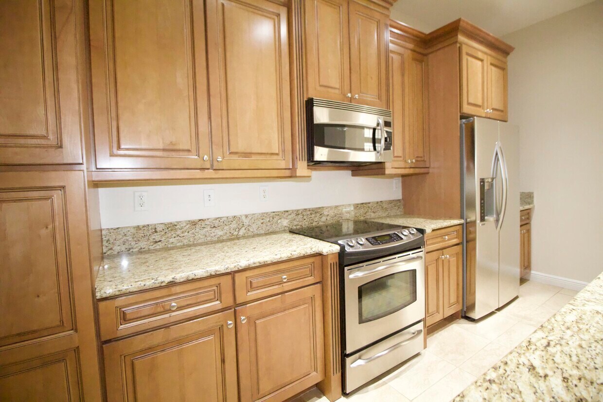 Foto principal - 8336 NW 9th Ave