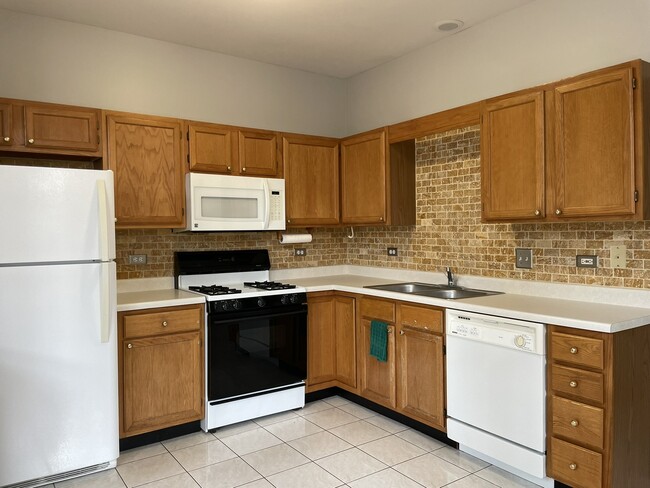 Building Photo - 969 Mesa Dr