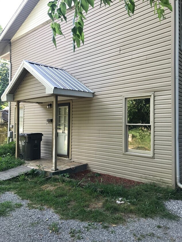 Primary Photo - 117 Moberly Ave, A & B