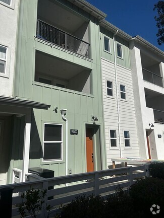 Building Photo - 905 Madonna Rd
