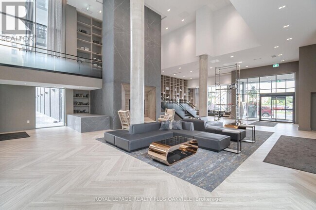 Photo du bâtiment - 2450 Old Bronte Rd