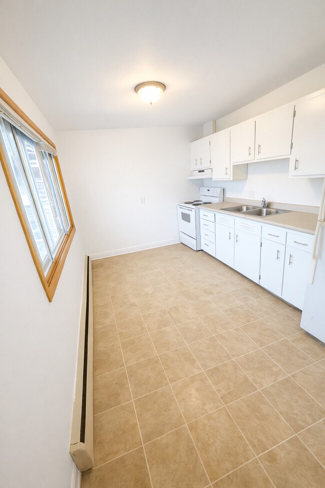 Foto del edificio - Lake Point Drive Apartments