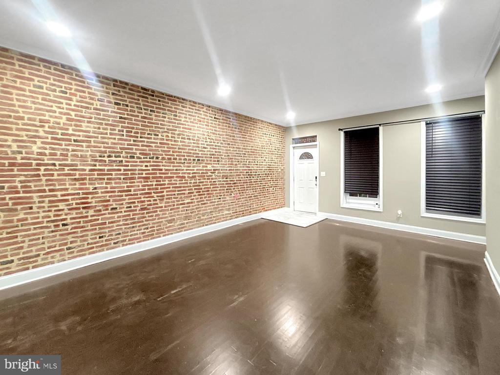 Foto principal - 1026 W Fayette St