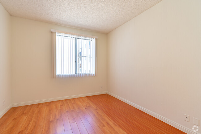 2HAB, 2BA - 930 ft² - Kingsley Grand Apartments