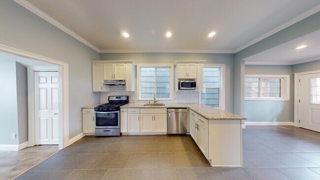 Building Photo - 2066 Bancroft Ave