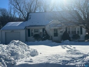 Building Photo - 23 Pinewood Rd