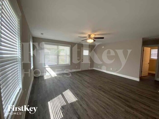 Building Photo - 131 Fir Dr
