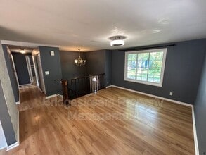 Building Photo - 3112 Charlotte Mill Dr