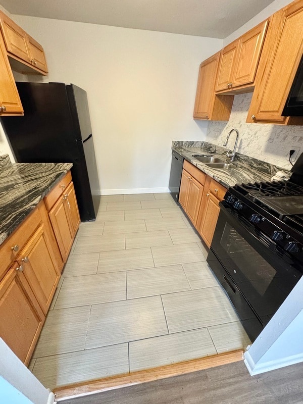 Foto del edificio - 800 Brook Hill Rd