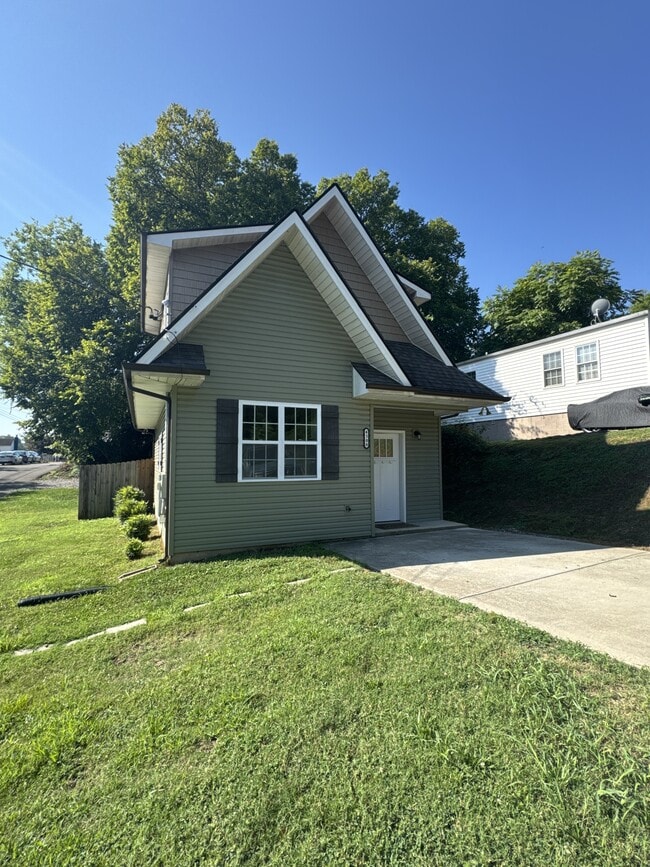 Photo - 4100 Apex Dr NW House