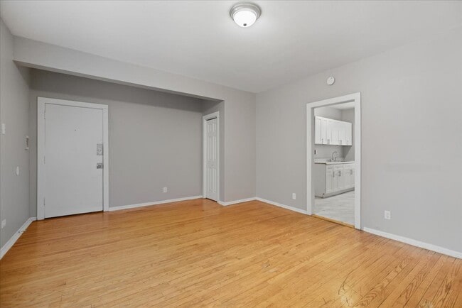 Building Photo - 6716 S Merrill Ave