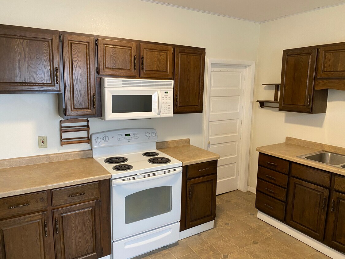 Foto principal - 618 E Brewster St