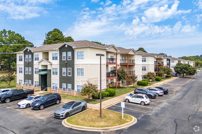 Ample Parking Available to Student Residents - The Quad