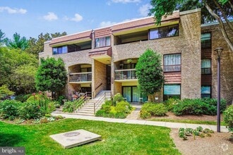 Building Photo - 401 Christopher Ave