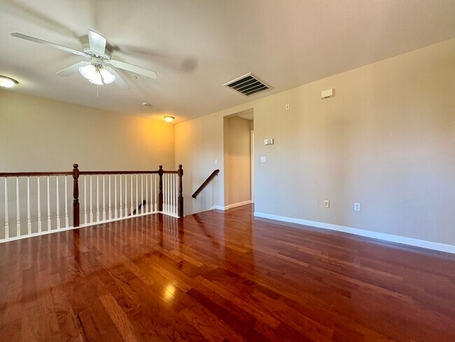 Foto del edificio - Beautiful Well Kept 2 Bedroom, 2 Bathroom in Roseville!