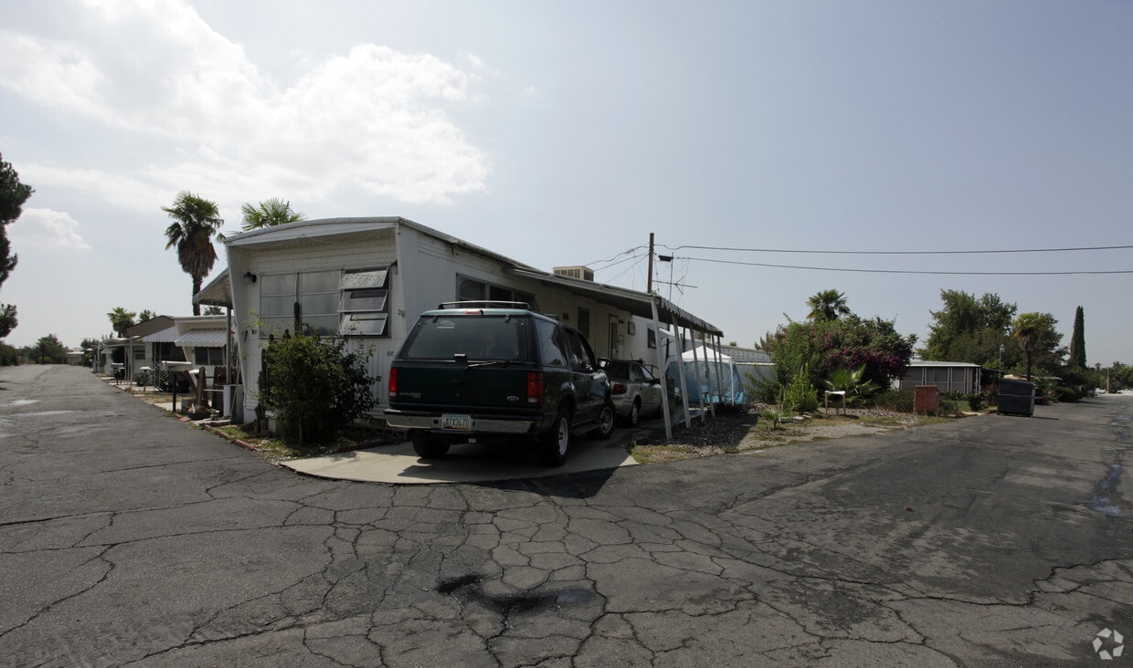 Building Photo - Aladdin Mobile Estates
