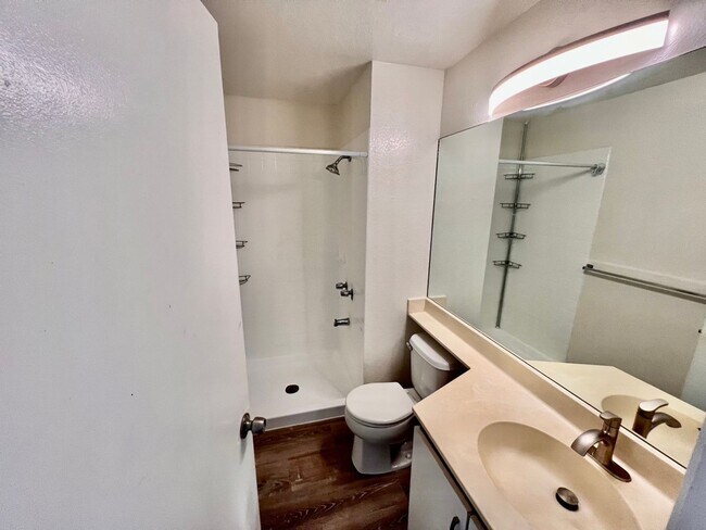 Building Photo - Cliffside Village at Waipio: 2 bedroom/2 b...