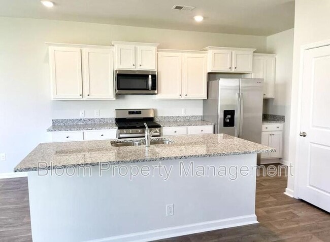 Building Photo - 825 Kirby Ct