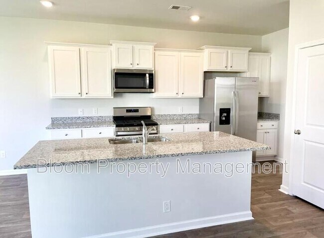 Foto del edificio - 825 Kirby Ct