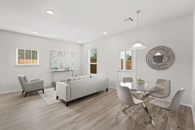 Building Photo - 1402 Acorn Mdw St