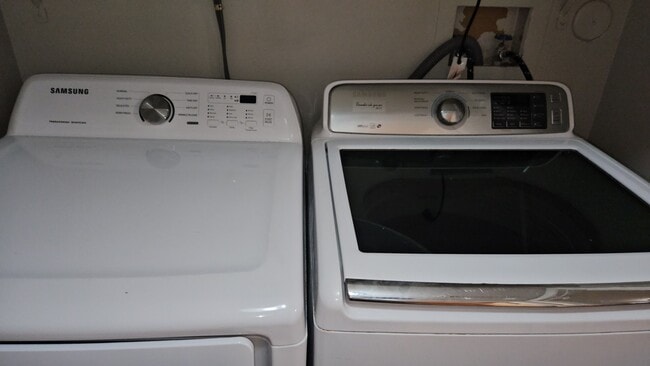 Building Photo - 9121 W Sunrise Blvd