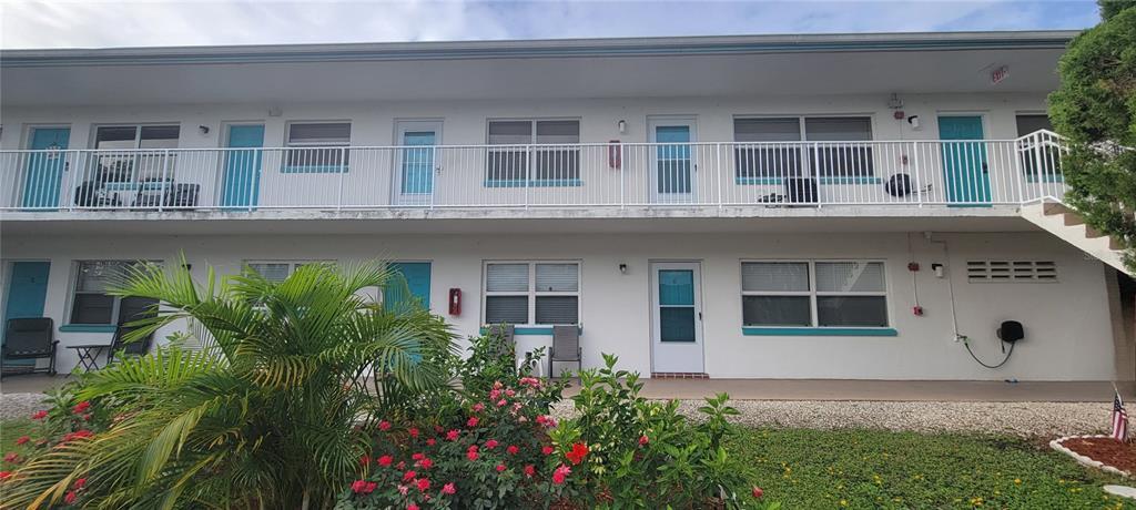 Foto principal - 5855 18th St N