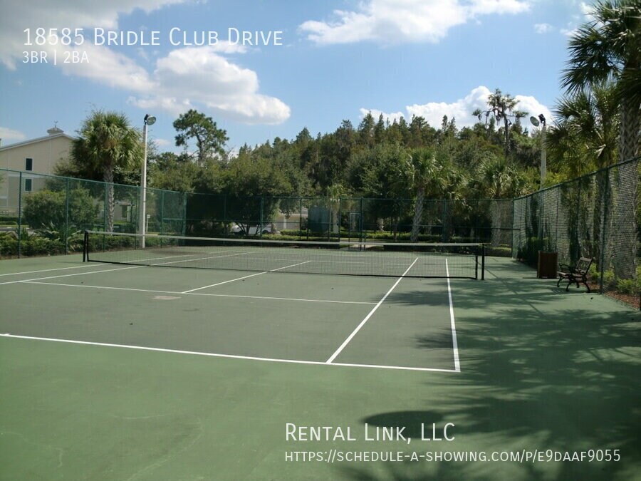 Foto del edificio - 18585 Bridle Club Dr