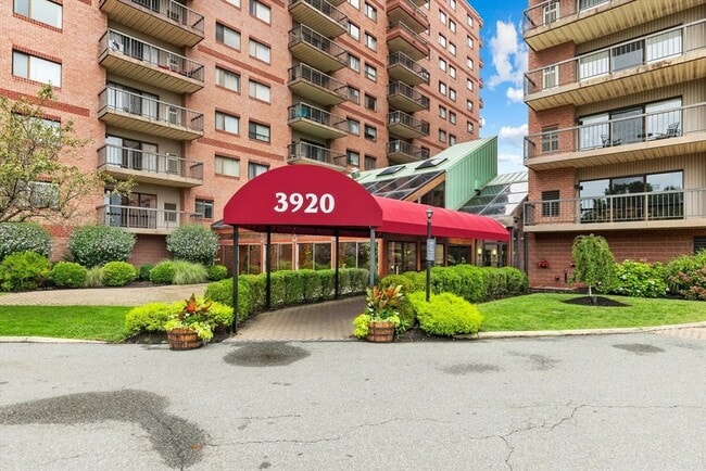 Building Photo - 3920 Mystic Valley Pkwy