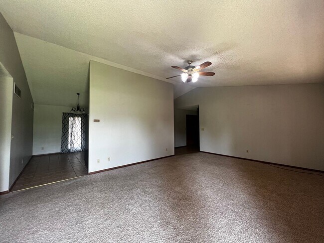 Building Photo - 4 br, 3 bath House - 24755 Spencer Rd.