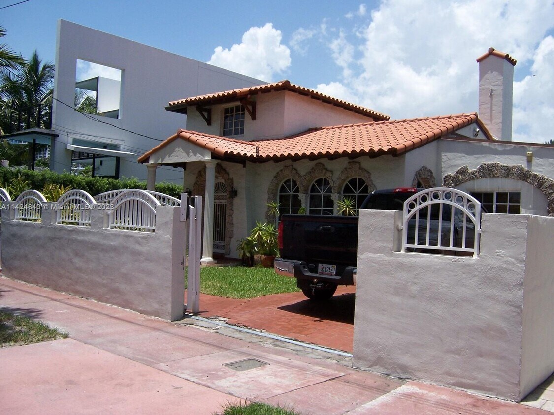 Primary Photo - 2024 Alton Rd