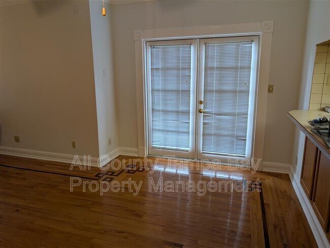 Building Photo - 4911 N Suwanee Ave