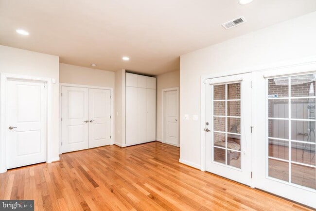 Building Photo - 7998 Turtle Creek Cir