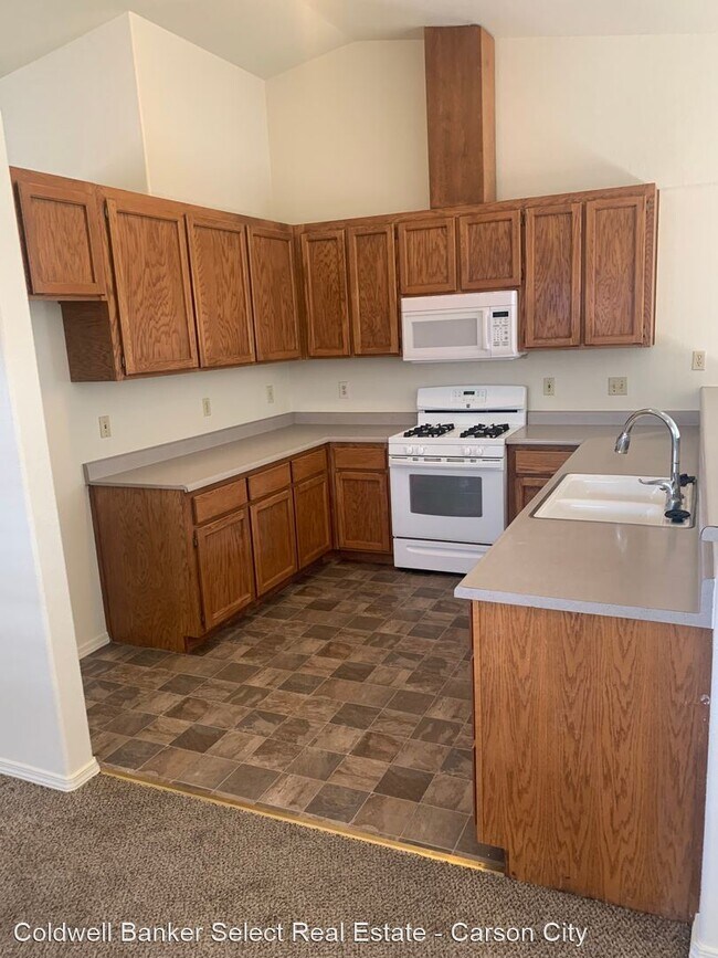 Building Photo - 3 br, 2 bath House - 2444 Scotch Pine Drive