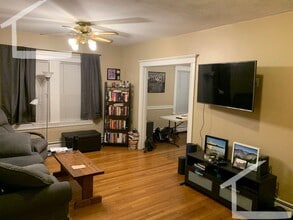 Building Photo - 12 Lyons Ct