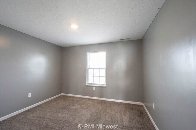 Building Photo - "Spacious 4-Bedroom Gem with 3 Full Baths ...