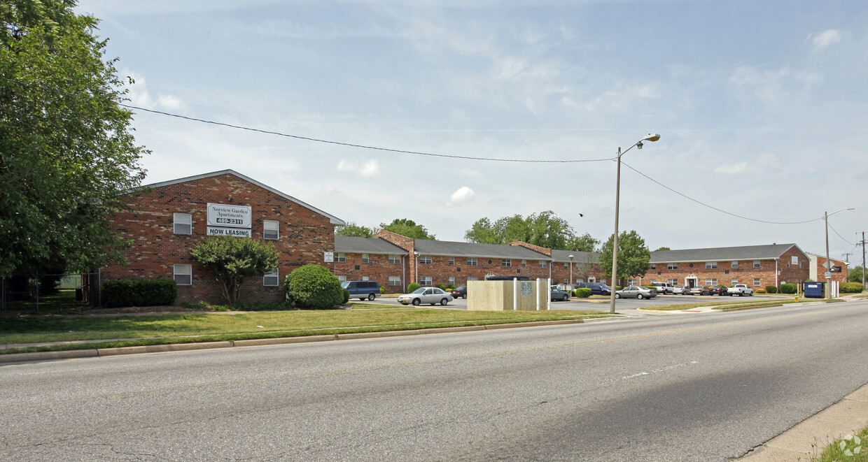 Primary Photo - Crossroads Landing East