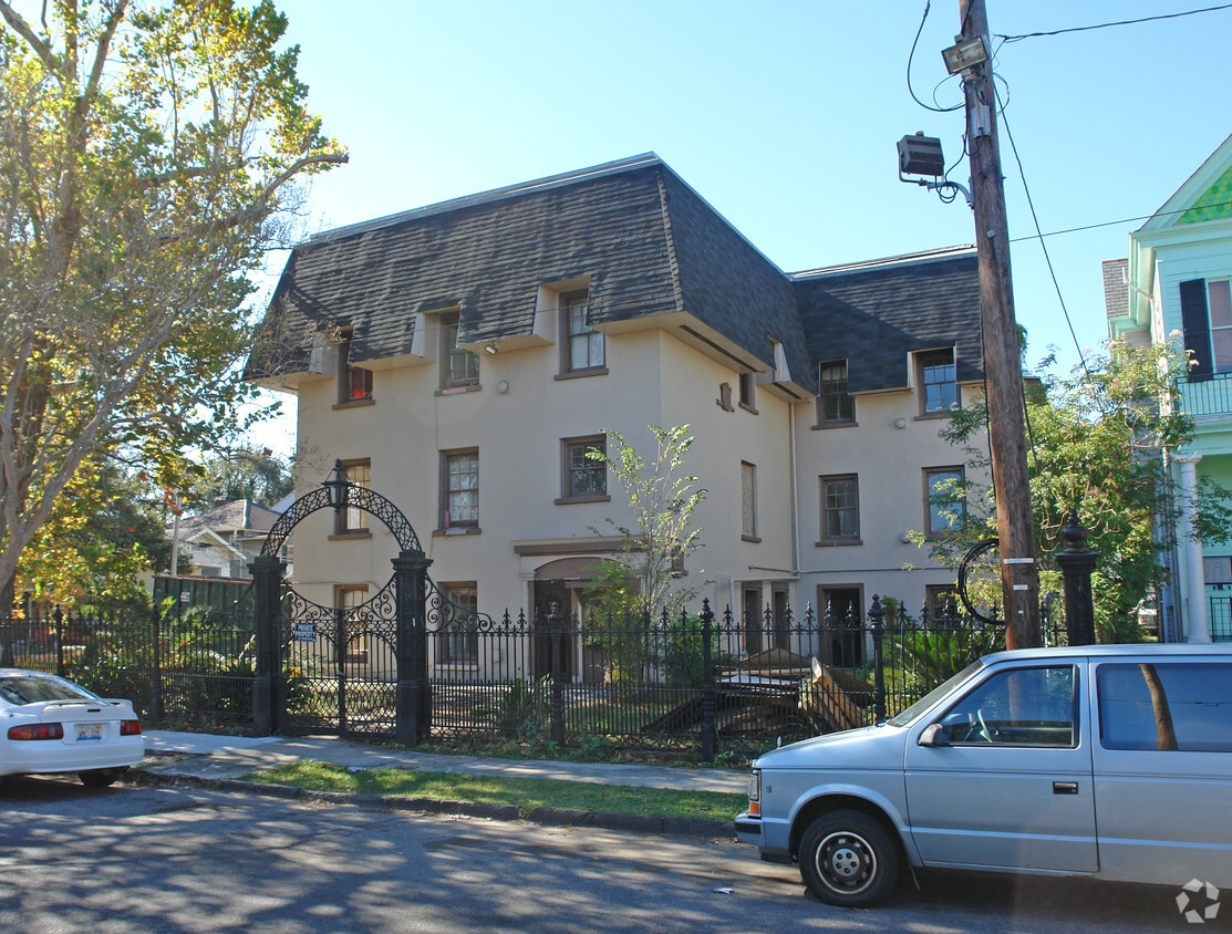 Primary Photo - 1410 Saint Andrew St