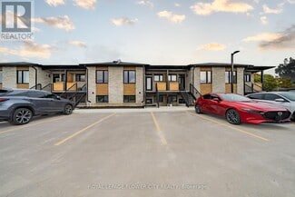 Building Photo - 440 Wellington St E