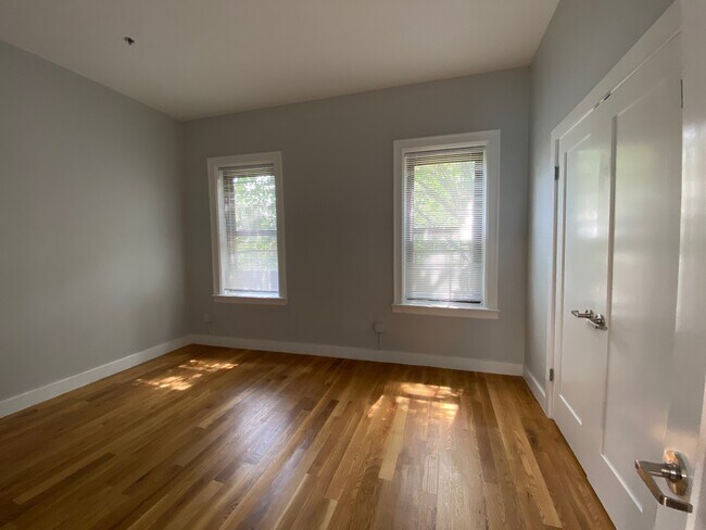 Foto del edificio - 2040 Kennedy