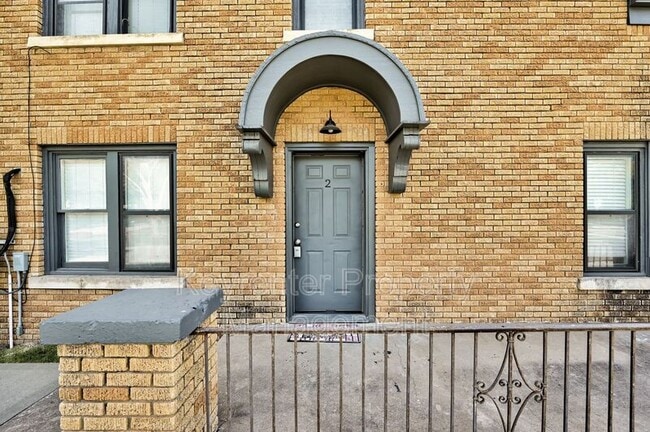 Building Photo - 701 NE 14th St