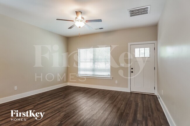 Building Photo - 2235 5th Ave S