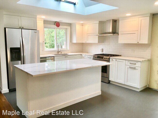 Building Photo - 2 br, 1 bath House - 14701 8th Ave NE