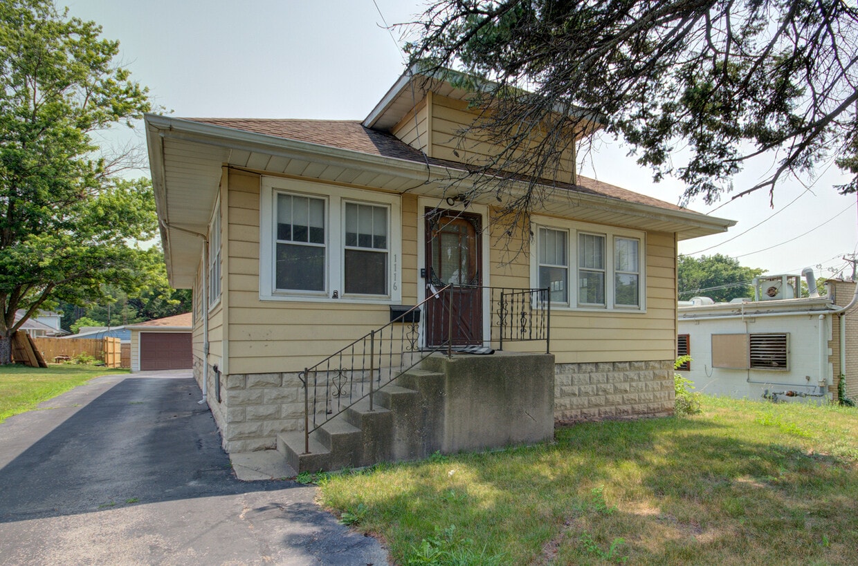Primary Photo - 1116 Richards St