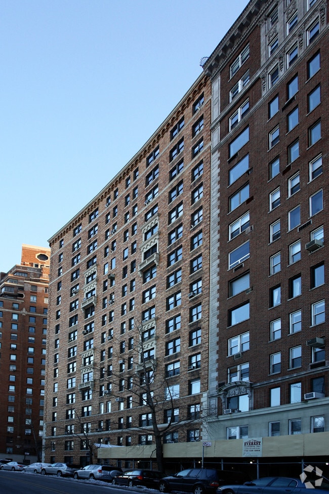Building Photo - 98 Riverside Dr