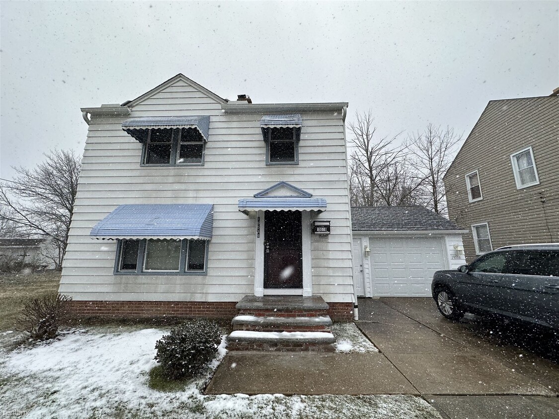 Primary Photo - 3 br, 1 bath House - 19516 Harvard Avenue