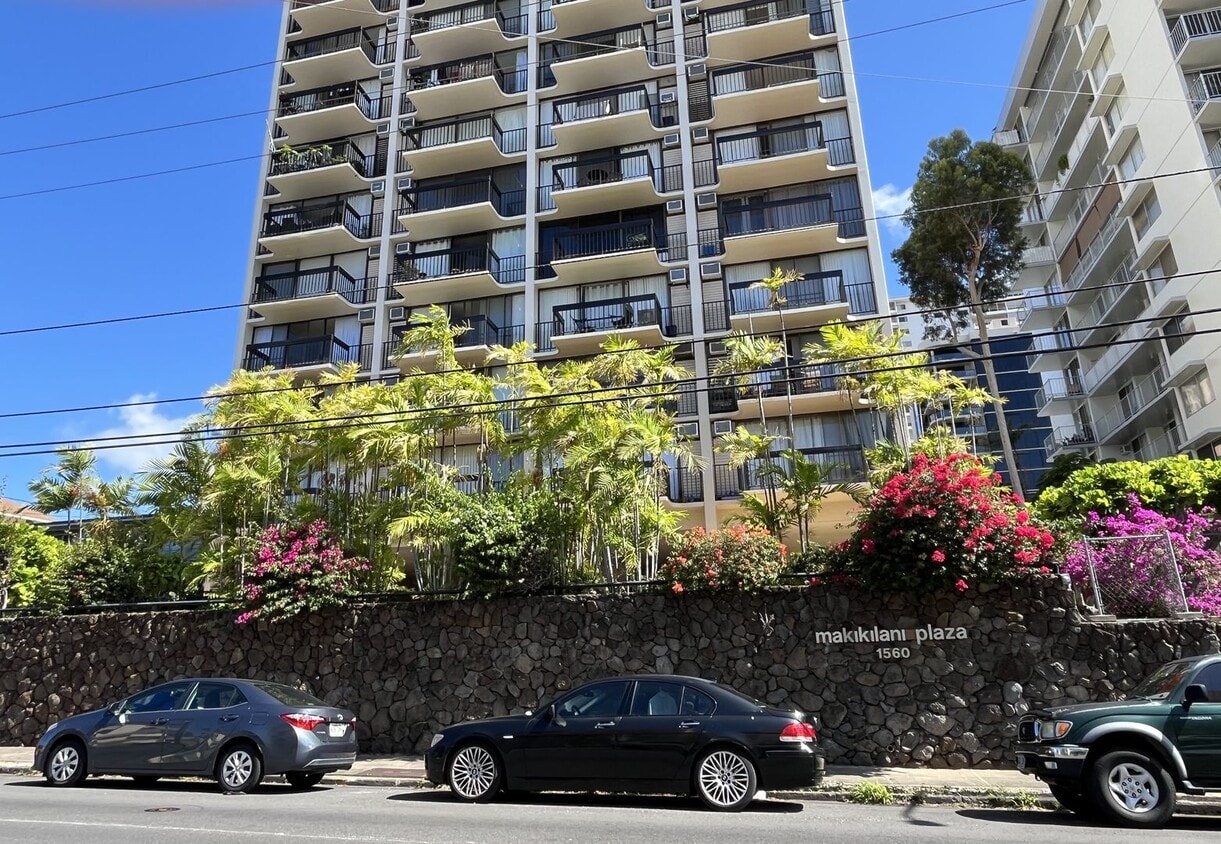 Makikilani Plaza Studio w/ 1 parking stall... - Makikilani Plaza Studio w/ 1 parking stall...